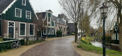 Le village et les moulins de Zaanse Schans - Amsterdam (Pays-Bas) Le village et les moulins de Zaanse Schans - Amsterdam (Pays-Bas)